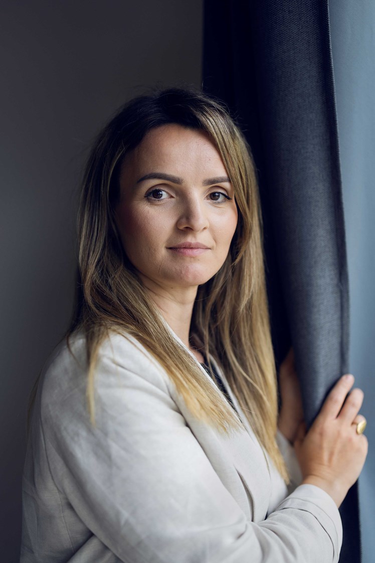 – Det er svært at komme i mål med den pædagogiske faglighed, hvis de fleste kolleger er ufaglærte, lyder det fra socialpædagog Laura Kutllovci.