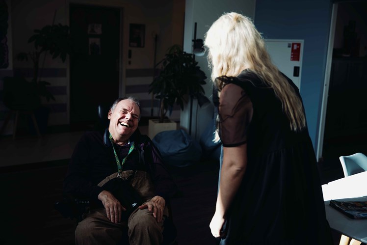 Undervejs i projektet blev der både drømt stort og vildt – og helt hverdagsagtigt, fortæller Hannah Louise Dahl: – For nogle handler drømmen om at få lov til selv at bestemme, hvad man vil spise. Så sporer vi os ind på livretterne. Andre har fx ønsket at opleve amerikansk fodbold eller at komme ud og svømme, og de drømme har vi opfyldt ved at tage til landskampe i amerikansk fodbold – og etablere et fast svømmehold i den nærliggende svømmehal.