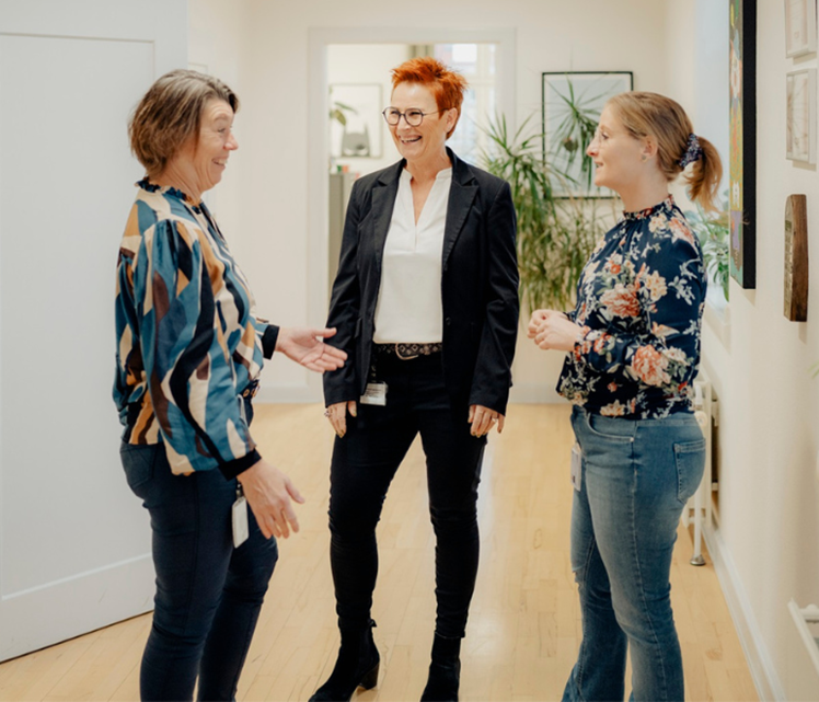 I projektet er det vigtigt med løbende sparring, fordi man som medarbejder står med et stort ansvar i forhold til at støtte borgeren i at bruge de 50.000 kr. bedst muligt.