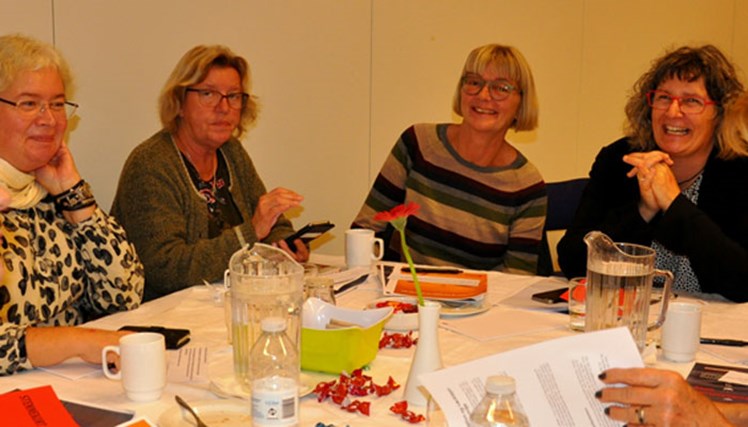 På generalforsamlingen blev der i grupper idéudviklet på, hvordan Socialpædagogerne bliver et mere vedkommende og attraktivt fællesskab for medlemmerne.