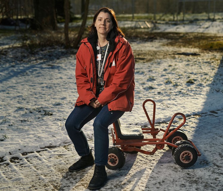 På Sjælsmark arbejder Anne både som socialpædagog - og som kultur- og fritidskoordinator, hvor hun hjælper børnene med eksterne sport og fritidsaktiviteter.