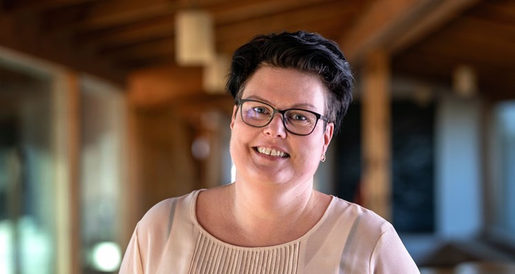 Majbrit beskaaret.jpg