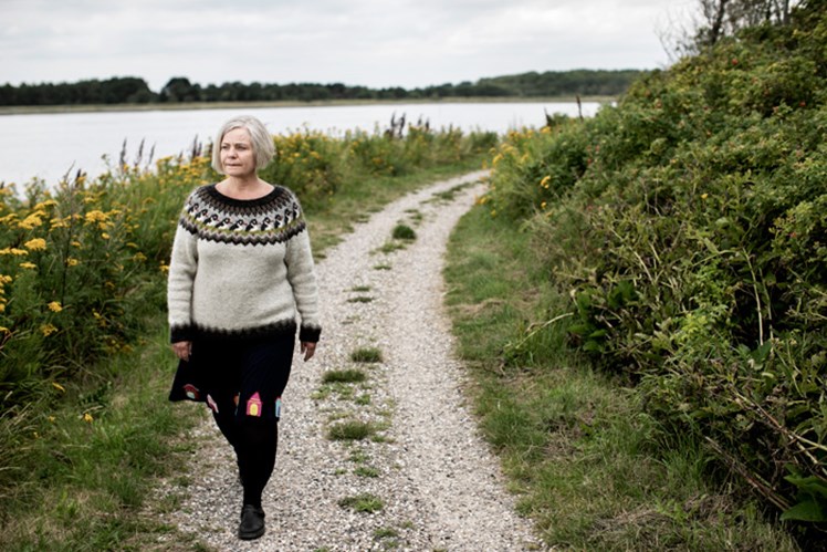 Heling: Charlott Sams har brugt naturen til at lægge afstand til volden. De lange gåture langs Limfjorden gør at hun for en tid føler sig fri for minderne om de oplevelser, hun helst vil glemme.