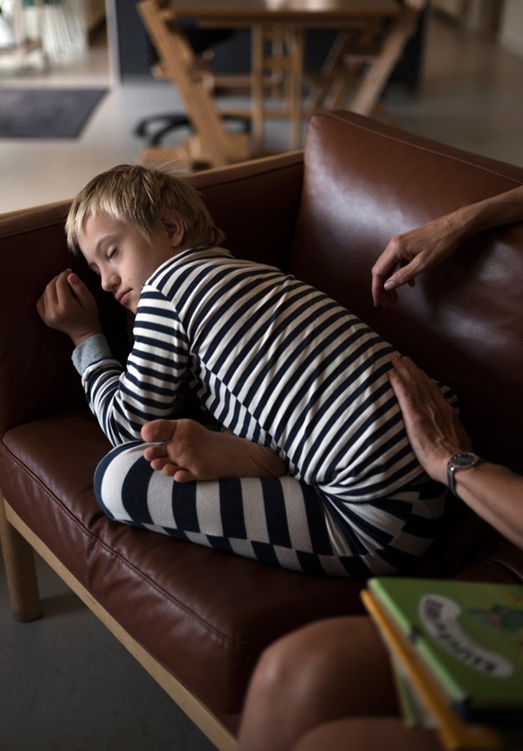 Dobbeltrelation. Tillid fra forældrene er vigtig, så de reelt slapper af under aflastningen. God kommunikation er nøglen, når de ofte pressede forældre støttes i at slippe lidt af kontrollen.