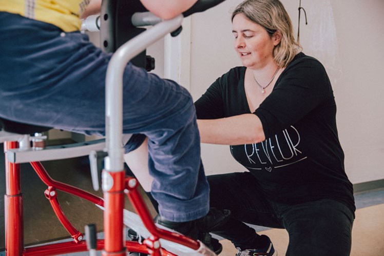 - Som socialpædagog ser jeg det da også som en del af mit job at have et skærpet blik på vores borgeres sundhedstilstand, for de kan jo ikke selv sige, hvis de har ondt, siger Kristine Sønderkjær.