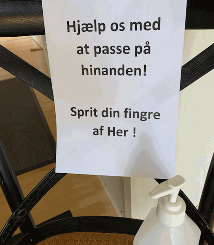 - Aldrig har jeg fået så meget alkohol som nu - bare uden på kroppen, lyder det fra Morten Lundhøj medhenvisning til, at der sprittes hænder som aldrig før.