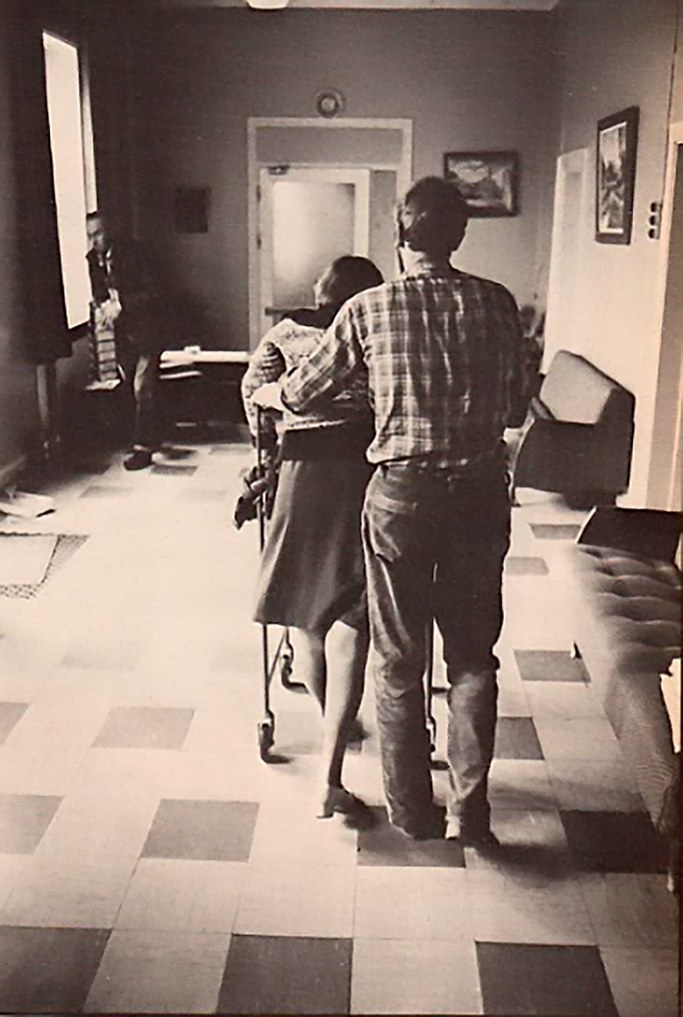 1981: Den første opgave for det 9.000 medlemmer store forbund blev lønforholdene på central­institutionerne – bl.a. her i Brejning ved Vejle. For personalet i den tidligere åndssvage- og særforsorg var langt dårligere lønnet end de kolleger, der arbejdede med børn og unge. Ved overenskomstforhandlingerne blev hovedkravet om ’lige løn for lige arbejde’ opfyldt for størstedelen af medlemmerne, hvor de lavestlønnede oplevede en lønfremgang på op til 22.000 kr. om året. - Arkivfoto Søren Svendsen