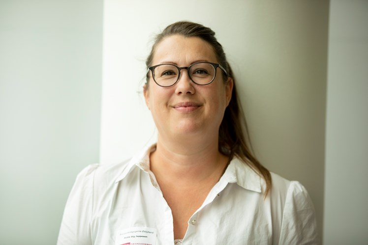 'Det, jeg bringer ind fra min hverdag er, at jeg kan se behovet for og effekten af, at man inddrager medlemmerne i forbundets arbejde – så skru op for det. Men folk er pressede derude, så jeg skal ikke komme hjem med arbejdsopgaver, men med løsninger.' – Mette Sig Jeppesen, socialpædagog og kongresdelegeret fra Kreds Østjylland.