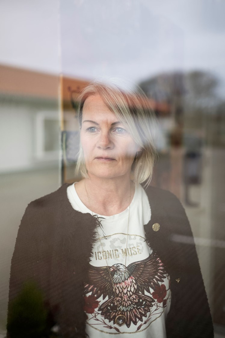 – Ved at sikre trygge og faste rammer omkring beboerne er vi med at forebygge indlæggelser. Og bliver man indlagt, så betyder det rigtig meget for beboerne, at de ved, at de kan komme tilbage til Lindevang efter en indlæggelse. Både fordi de jo ellers ville være hjemløse, og fordi det giver håb, at de har noget meningsfyldt at komme ud til, fortæller sektionschef Pernille Reinhardt.