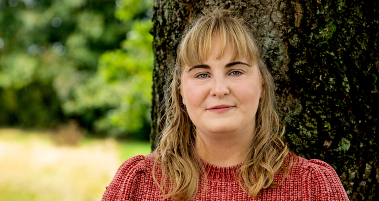 Kristina Tooming måtte tidligere bijobbe, fordi timerne og dermed lønnen ikke slog til.