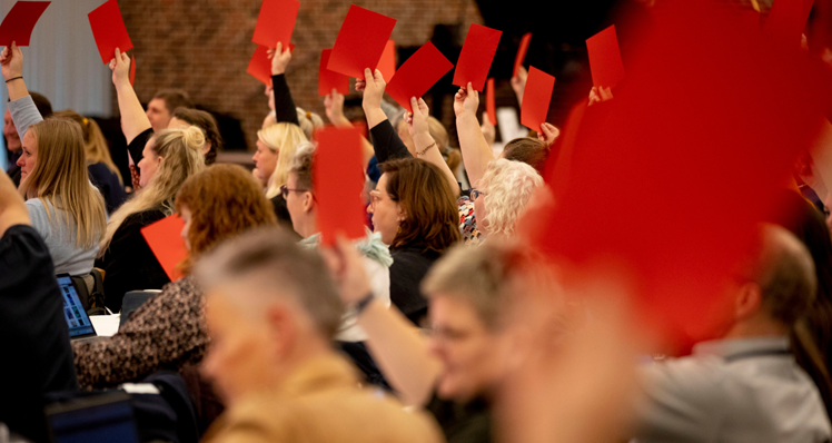 Formand eller forperson? Et af de ændringsforslag, der blev diskuteret, var, om de valgtes titler i forbundet i fremtiden skal skiftes ud med ukønnede titler. Forslaget blev ikke vedtaget.